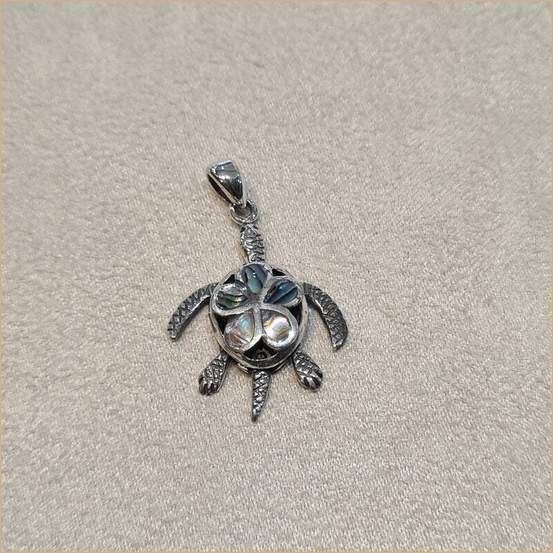 Pendentif tortue en nacre abalone "PN1040.A"