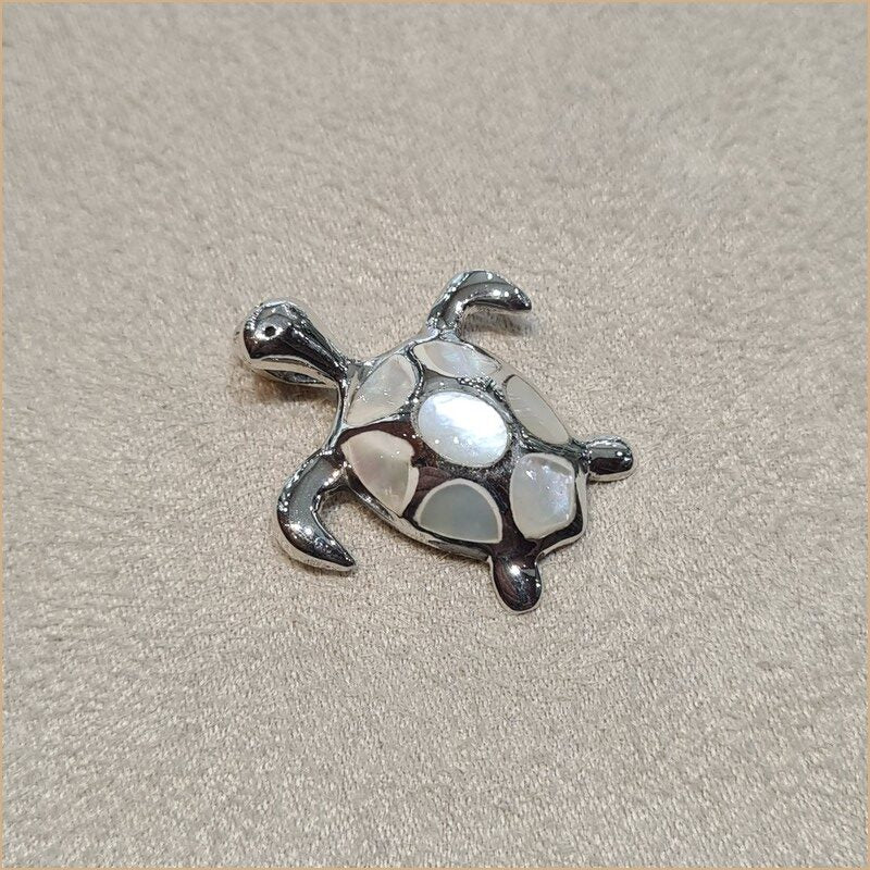 Pendentif tortue en nacre blanche "PN1042.W"