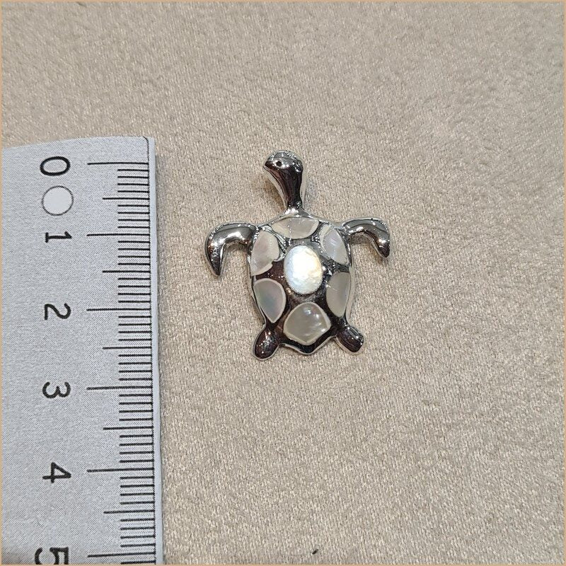 Pendentif tortue en nacre blanche "PN1042.W"