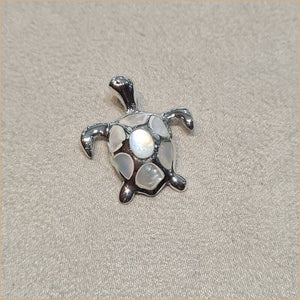 Pendentif tortue en nacre blanche "PN1042.W"