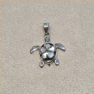 Pendentif tortue en nacre blanche "PN1043.W"