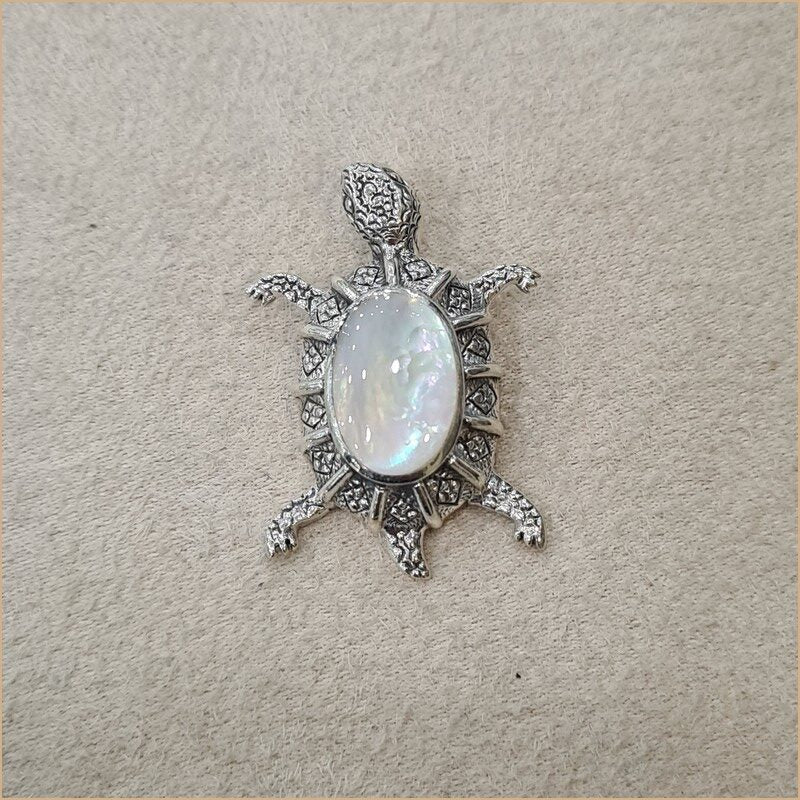 Pendentif tortue en nacre blanche “PN1084.W”