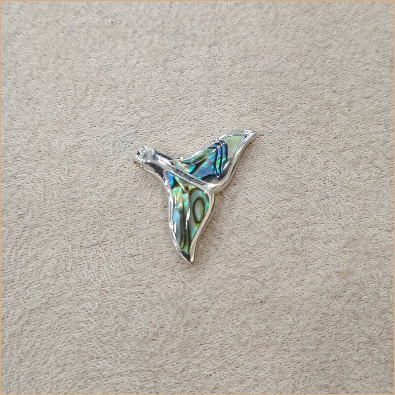 Pendentif queue de baleine en abalone "PN1103.A"