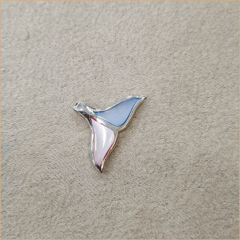 Pendentif queue de baleine en nacre multicolore “PN1103.M”