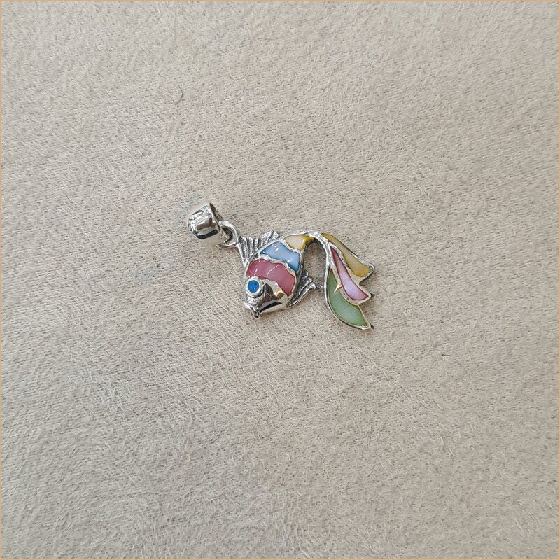Pendentif poisson en nacre multicolore “PN1104.M”