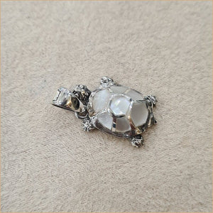 Pendentif tortue en nacre blanche "PN1111.W"