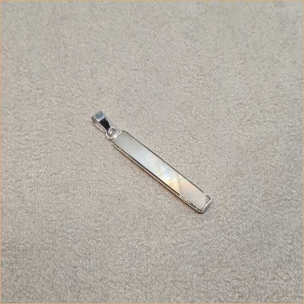 Pendentif bâtonnet en nacre blanche "PN436.W"