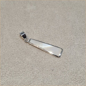 Pendentif en nacre blanche "PN442.W"