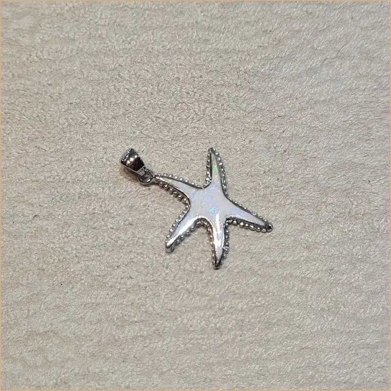 Pendentif étoile de mer opaline blanche "PO181.W"
