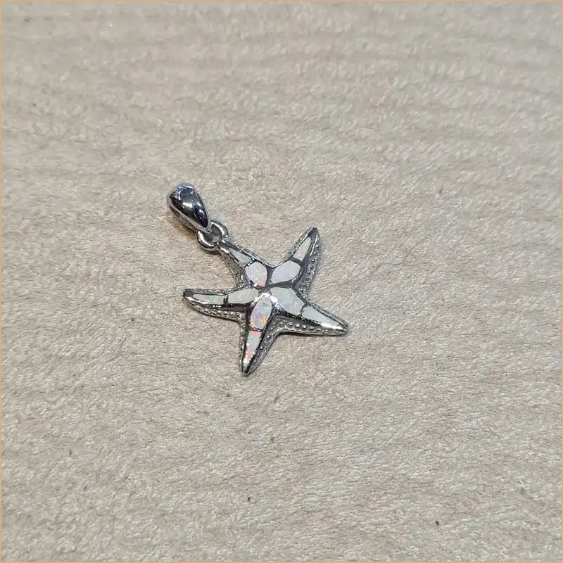 Pendentif étoile de mer opaline blanche "PO188.W"