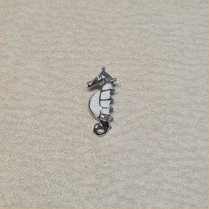 Pendentif hyppocampe opaline blanche "PO193.W"