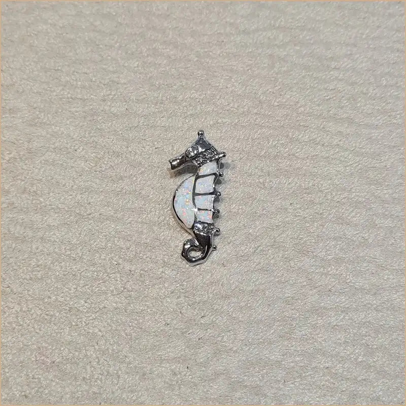 Pendentif hyppocampe opaline blanche "PO193.W"