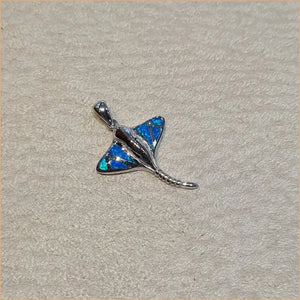 Pendentif raie opaline bleue "PO194.B"