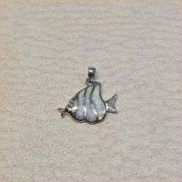 Pendentif poisson opaline blanche "PO195.W"
