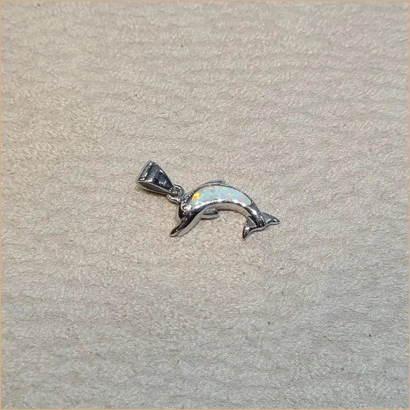 Pendentif dauphin opaline blanche "PO197.W"