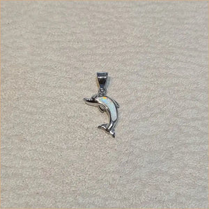 Pendentif dauphin opaline blanche "PO197.W"