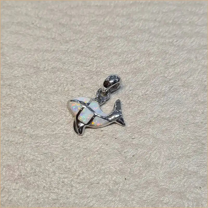 Pendentif poisson opaline blanche "PO201.W"