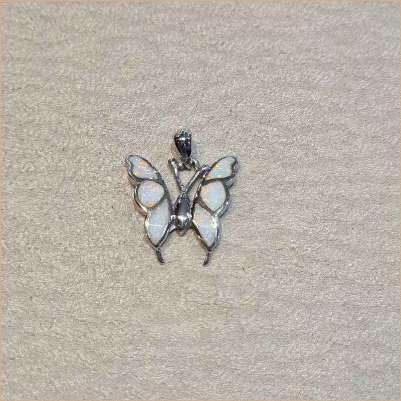 Pendentif papillon opaline blanche "PO208.W"