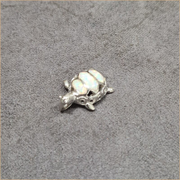 Pendentif tortue opaline blanche "POT35.W"