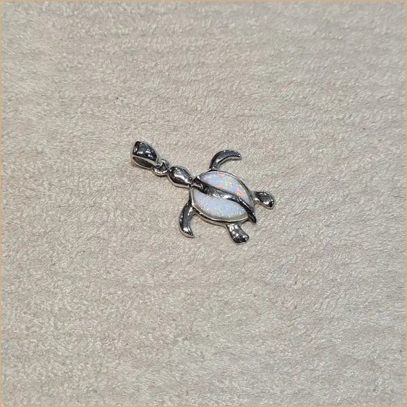 Pendentif tortue en argent 925 et en opaline blanche POT36-4.
