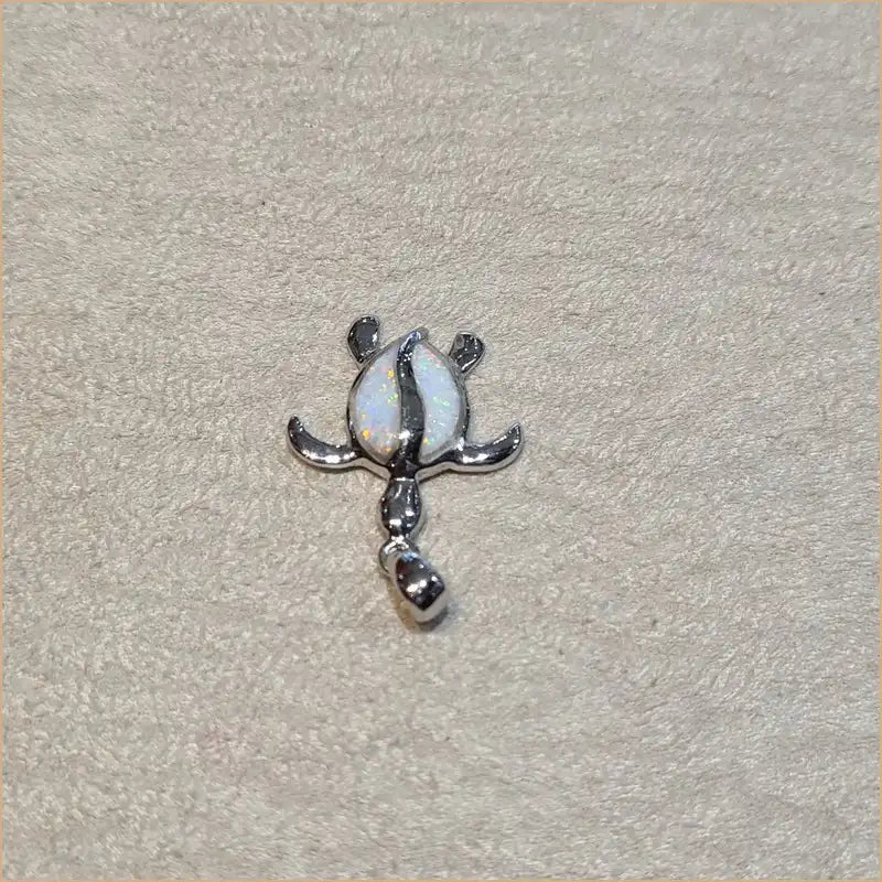Pendentif tortue opaline blanche "POT36.W"