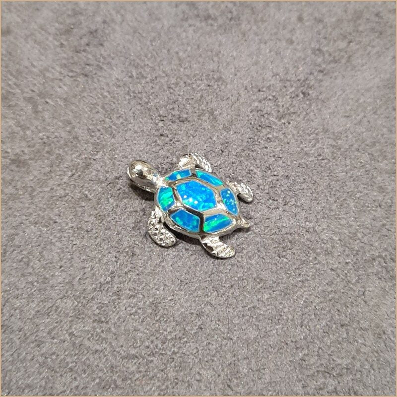 Pendentif tortue opaline bleu "POT38.B"
