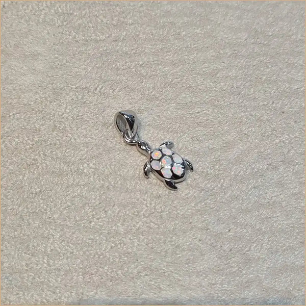 Pendentif tortue opaline blanche "POT39.W"