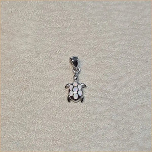 Pendentif tortue opaline blanche "POT39.W"