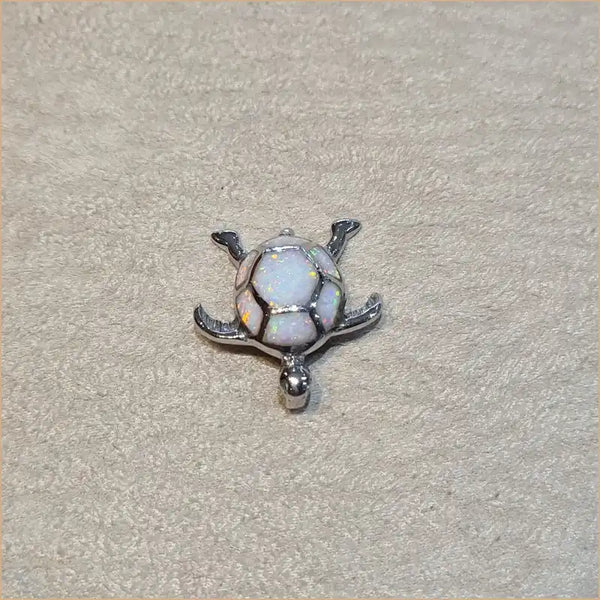 Pendentif tortue en argent 925 rhodié et opaline blanche POT40