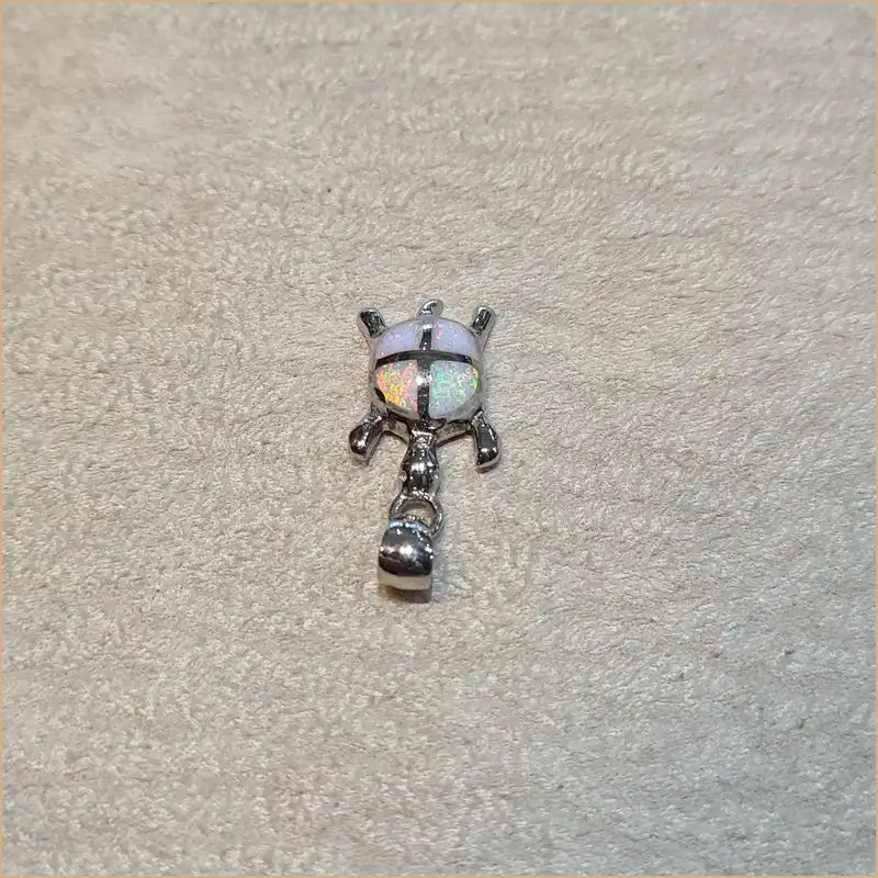 Pendentif tortue opaline blanche "POT42.W"
