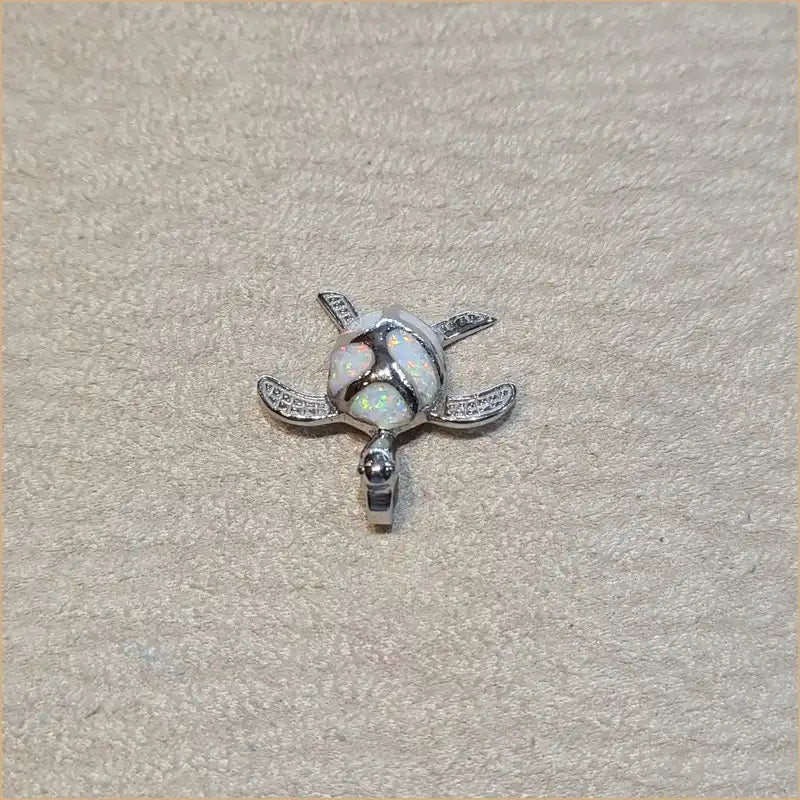 Pendentif tortue opaline blanche "POT43.W"
