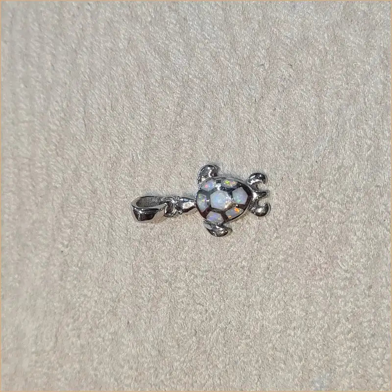 Pendentif tortue opaline blanche "POT44.W"