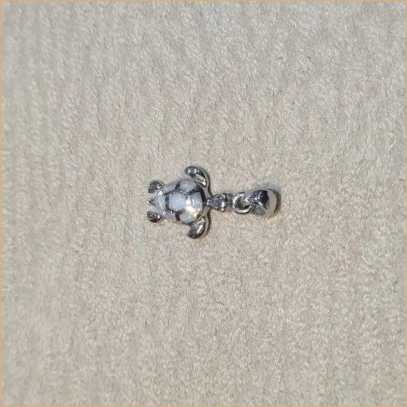 Pendentif tortue opaline blanche "POT44.W"