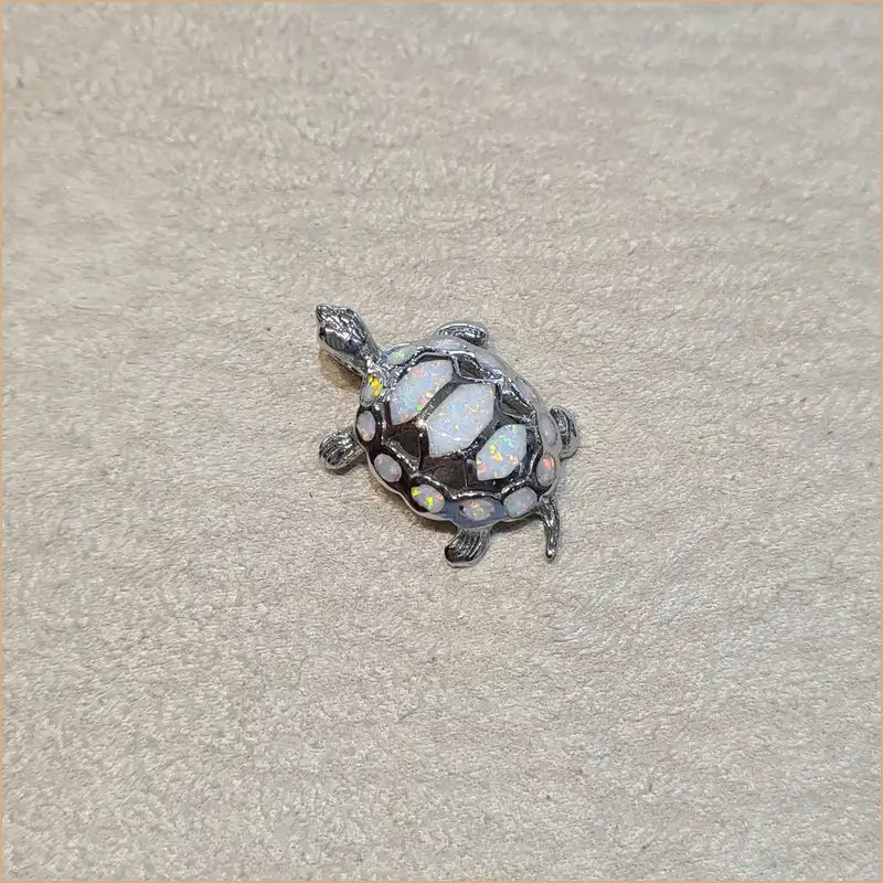 Pendentif tortue opaline blanche "POT45.W"