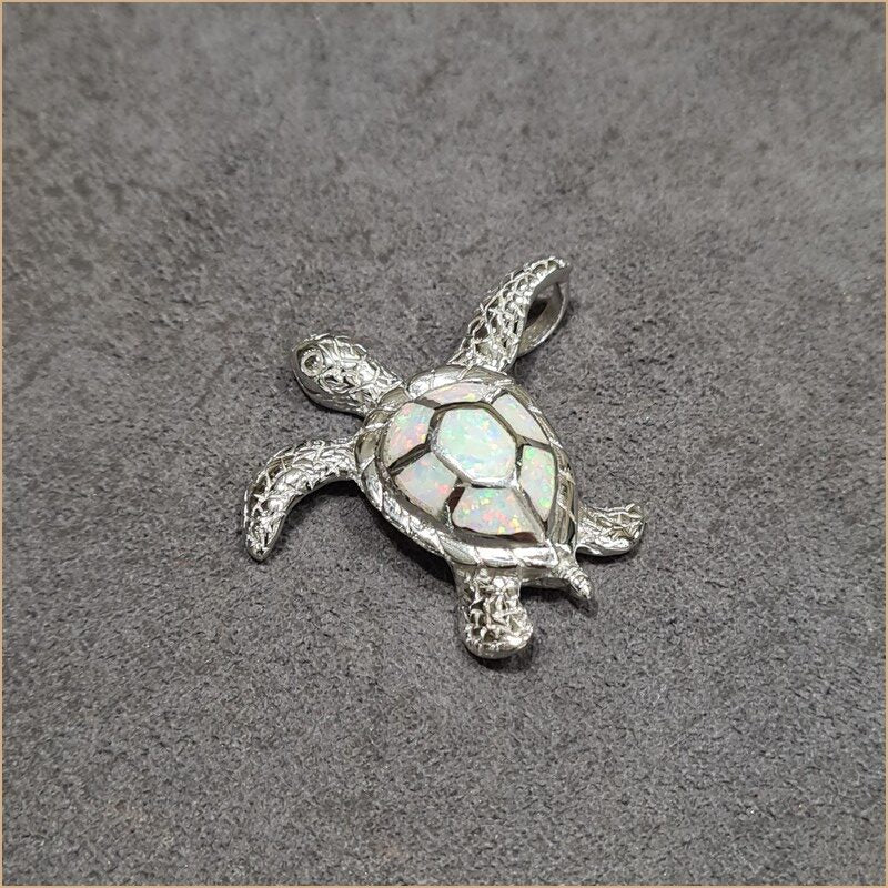 Pendentif tortue opaline blanche "POT47.W"