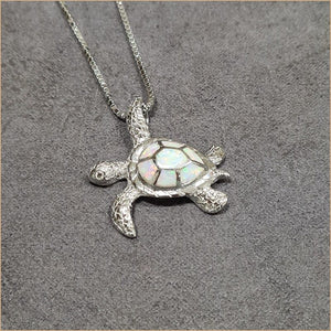 Pendentif tortue opaline blanche "POT47.W"