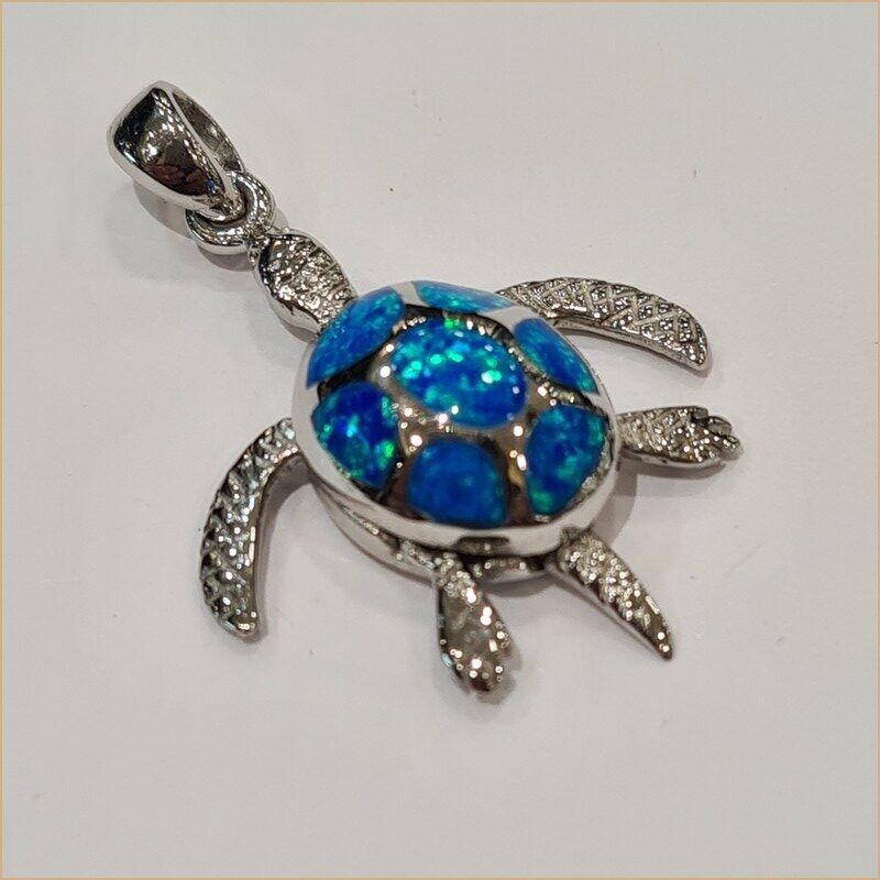 Pendentif tortue opaline bleue "POT48.B"