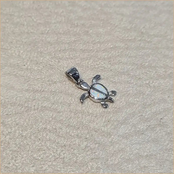 Pendentif tortue opaline blanche "POT49.W"