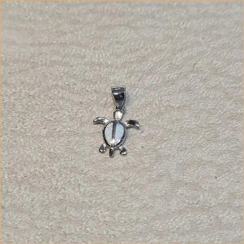 Pendentif tortue opaline blanche "POT49.W"