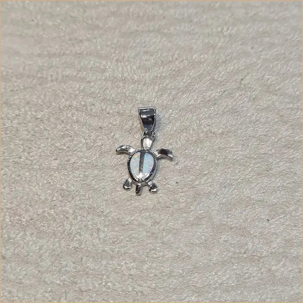 Pendentif tortue opaline blanche "POT49.W"