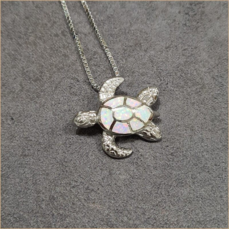 Pendentif tortue opaline blanche "POT54.W"