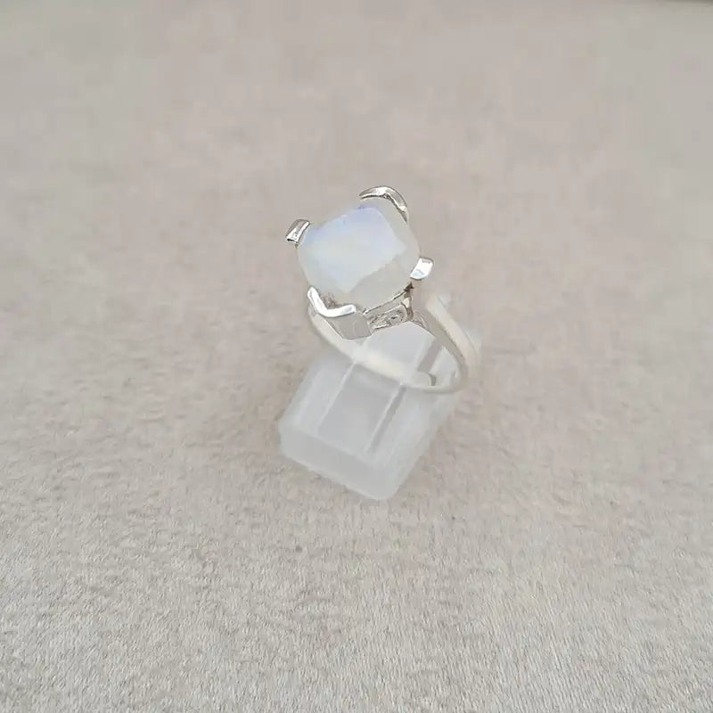 Bague pierre de lune  square cut "RI1190.P"