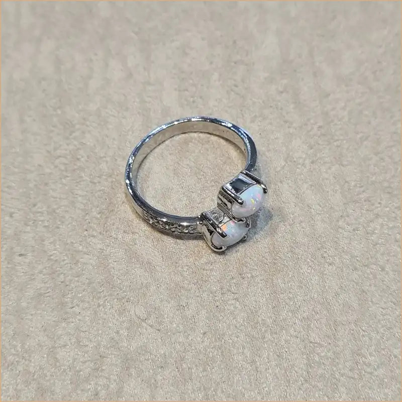 Bague opaline blanche "RO57.W"