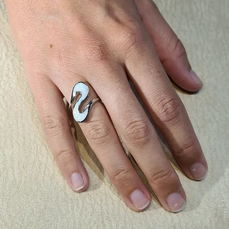 Bague opaline blanche "RO69.W"