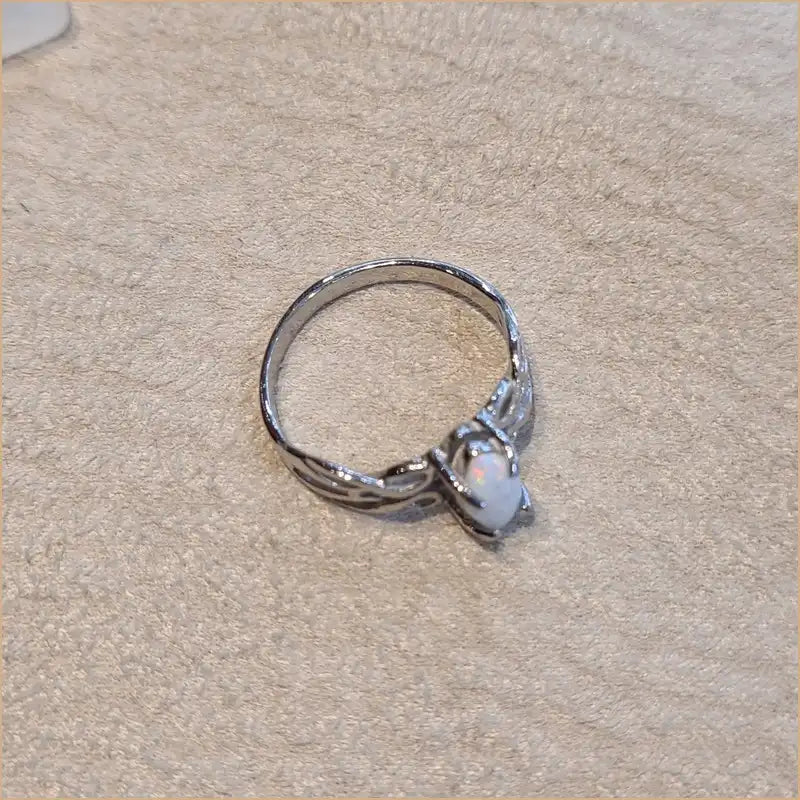 Bague opaline blanche "RO71.W"