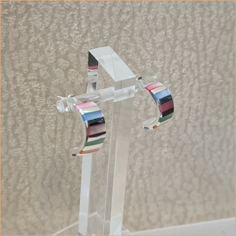 Boucles d’oreilles demi créoles en nacre multicolore “EN1126.M”