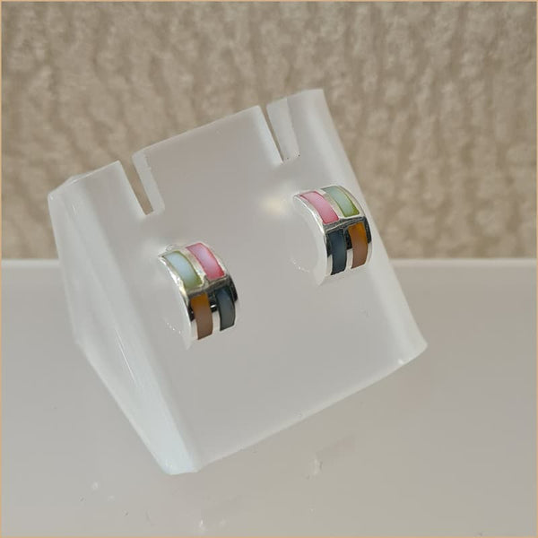 Boucles d’oreilles demi créoles en nacre multicolore “EN1132.M”