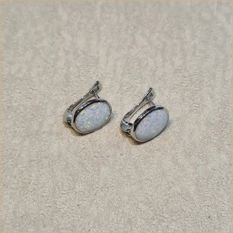 Boucles d'oreilles opaline blanche "EO111.W"