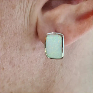 Boucles d'oreilles opaline blanche "EO113.W"