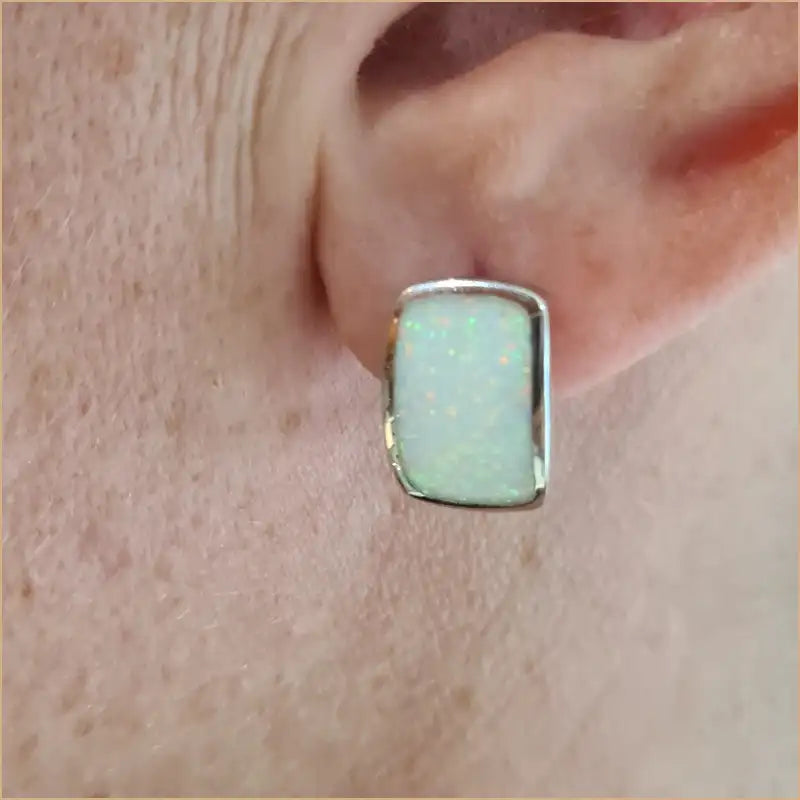 Boucles d'oreilles opaline blanche "EO113.W"